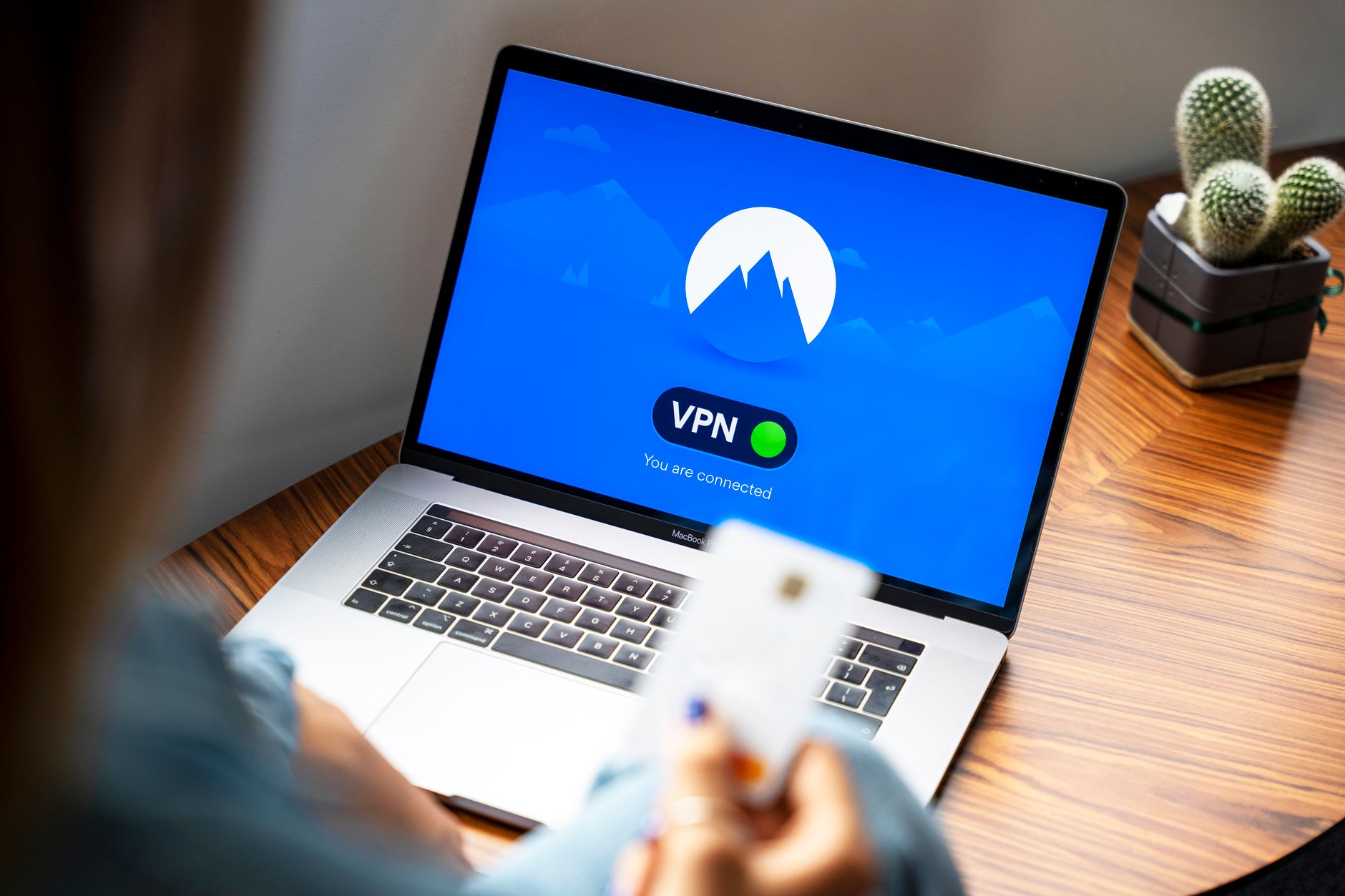 Как выбрать VPN в 2026 году: бесплатно или платно — что надёжнее
